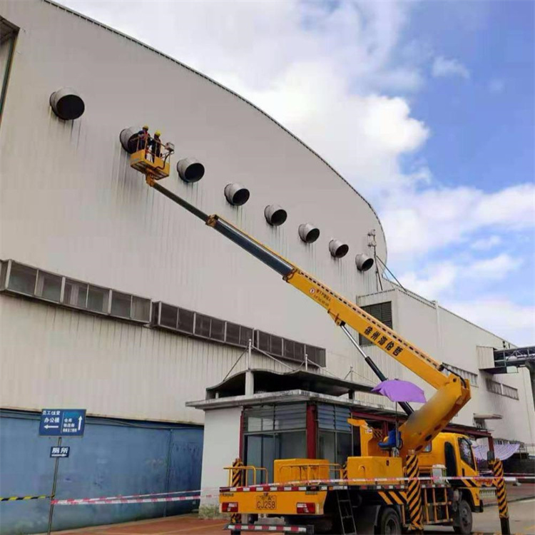 大路镇高空作业车出租服务：专业广告牌安装解决方案